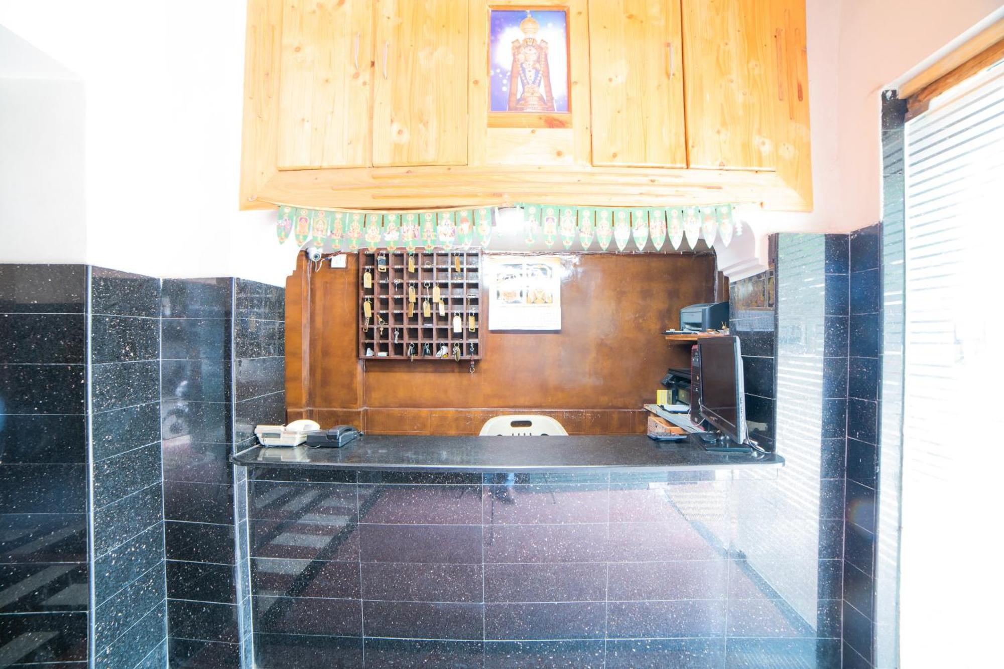 Hotel O Sree Radha Lodge Near Snow World Secundurabad Dış mekan fotoğraf