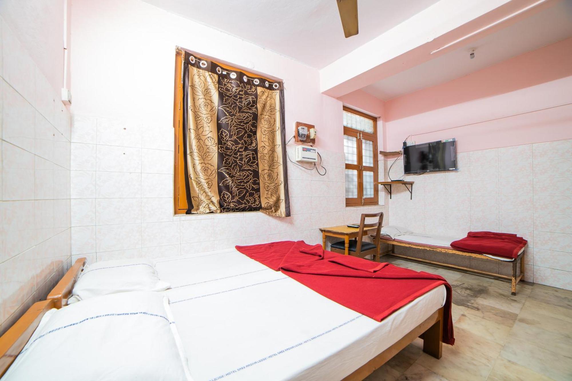 Hotel O Sree Radha Lodge Near Snow World Secundurabad Dış mekan fotoğraf
